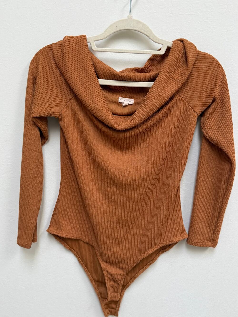 Heart & Hips Brown Ribbed Knit Cowl Neck Long Sleeve Bodysuit Women’s Medium